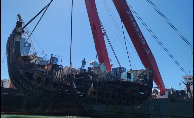 Servimagnus completó la remoción de la draga 259-C Mendoza en el Puerto de Mar del Plata