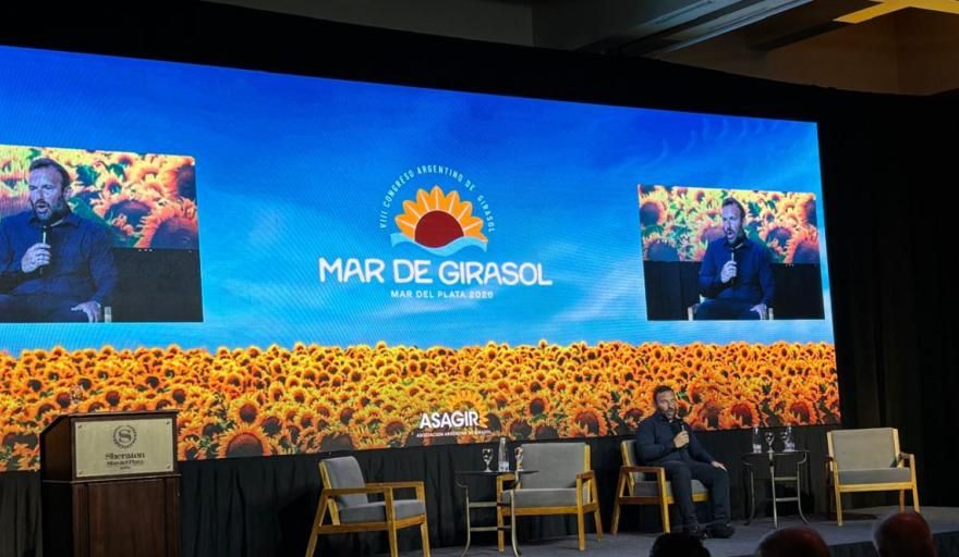Fabián Calle en el VIII Congreso de Girasol: el nuevo orden mundial bipolar y sus oportunidades para el sector agroexportador