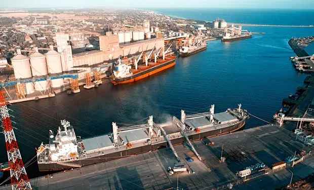 Puerto Quequén exportó 501.396 toneladas en marzo, con trigo, cebada y maíz al frente