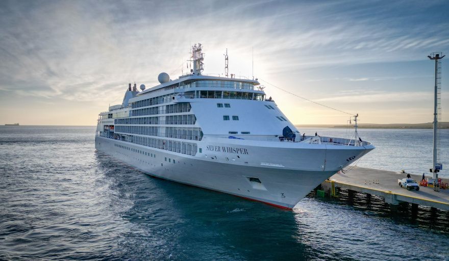 El crucero Silver Whisper arribó a Puerto Madryn en el inicio de su itinerario estacional