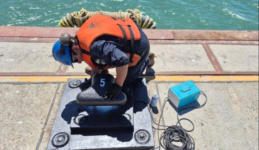 El Puerto de San Julián certificó bitas para reforzar las condiciones de amarre