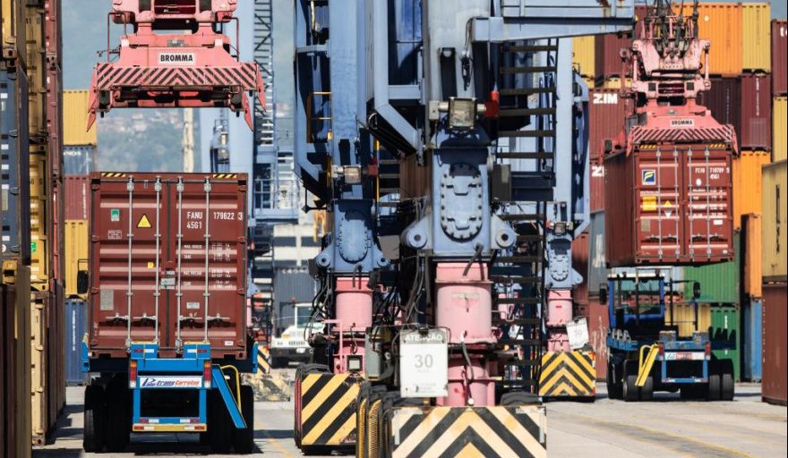 Brasil inicia enero con un salto exportador del 43,8% y superávit récord