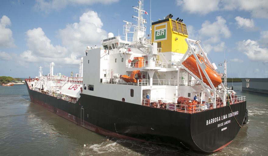 Petrobras y Transpetro invertirán 2.800 millones de reales en la construcción de buques gaseros y convoyes fluviales