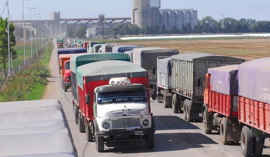 Casi 5.000 camiones en una jornada: fuerte aceleración de las descargas en el corredor del Up River