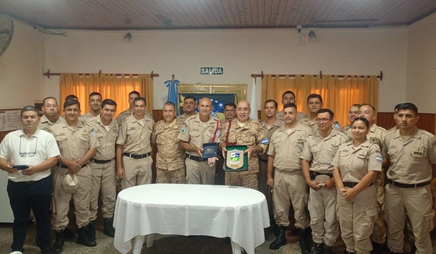 El Suboficial Encargado General visitó las Prefecturas Bella Vista y Goya en el marco del Bicentenario de la primera dependencia