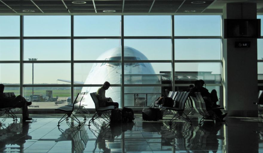 El tráfico aéreo creció 2,1% en marzo, pero el colapso en Oriente Medio limitó el avance global