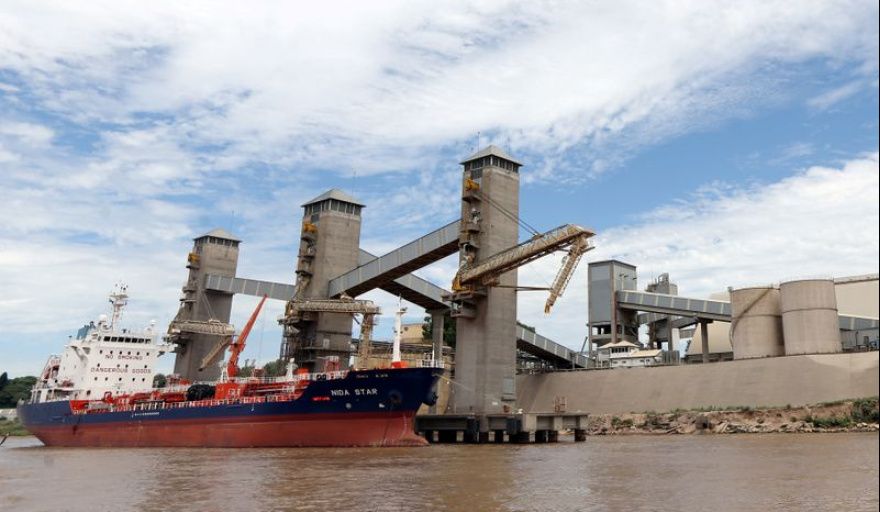 Récord de actividad: Los puertos argentinos recibieron 9.115 camiones y el Gran Rosario concentró casi 7 de cada 10
