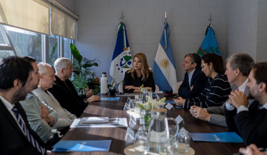 Dock Sud avanzó con Avellaneda y CAF en una agenda estratégica de Ciudad Puerto
