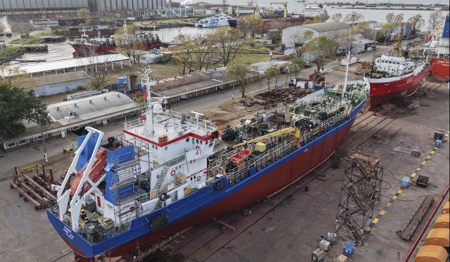 Concluyeron los trabajos de reparación y mantenimiento del buque petrolero NANY en el astillero TANDANOR