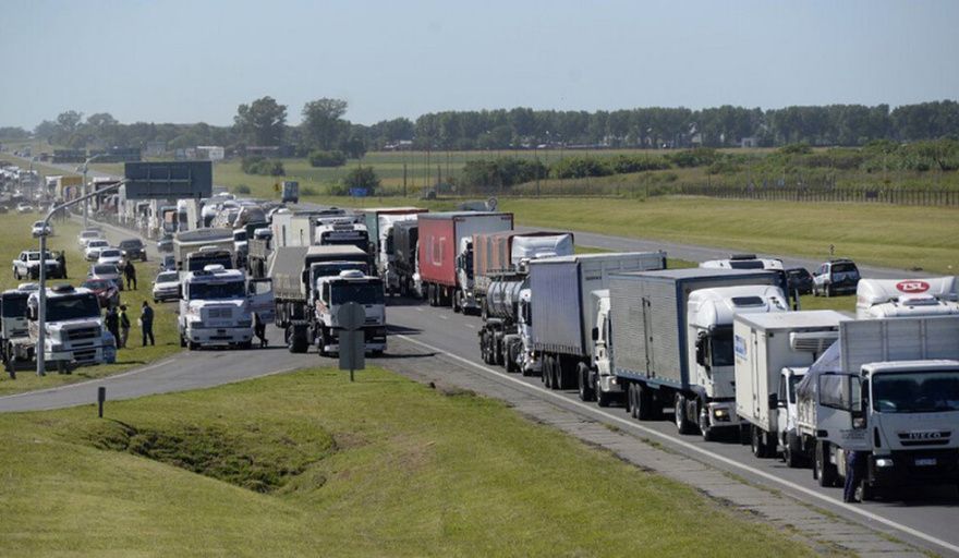 El ingreso de camiones con soja a los puertos creció 76% en mayo