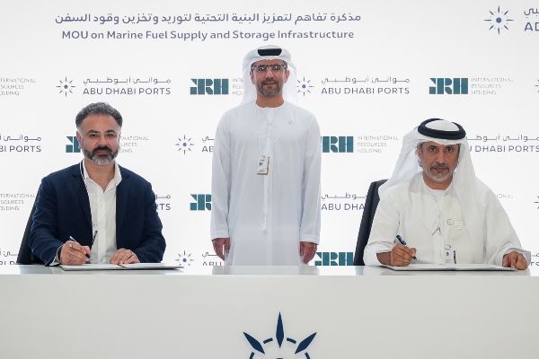 Imagen de portada - AD Ports and IRH Sign Fuel Agreement at Khalifa Port