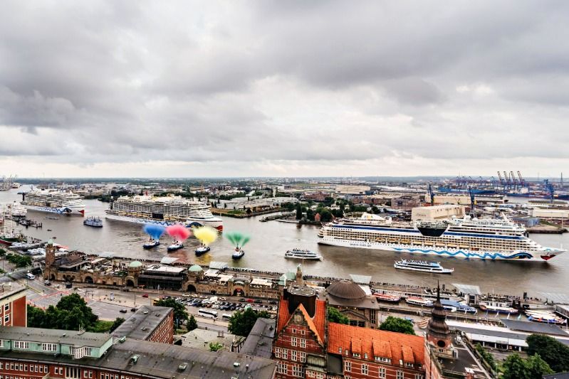 Imagen de portada - AIDA celebra su 30º cumpleaños con un desfile de 3 barcos en Hamburgo