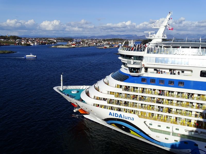 Imagen de portada - AIDAluna Zarpa en un Viaje de 21 Noches a Islandia y Groenlandia