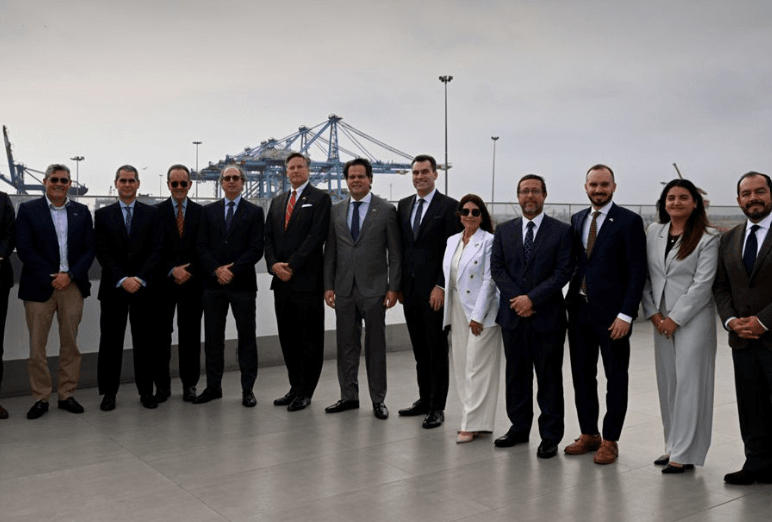 Imagen de portada - APM Terminals Callao Receives Delegation of US Authorities