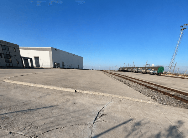 Imagen de portada - Adif Tenders Lease of 3,030 Square Meters at Arrúbal Terminal