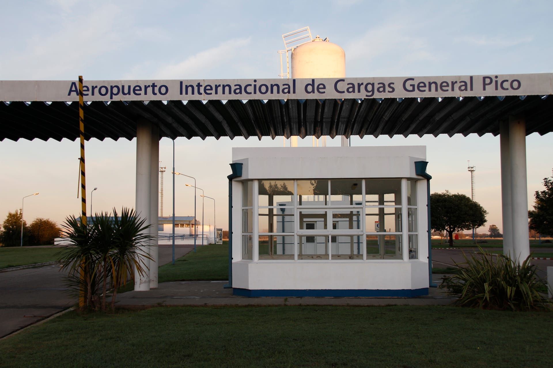 Aeropuerto-Internacional-de-Cargas-General-Pico.jpg
