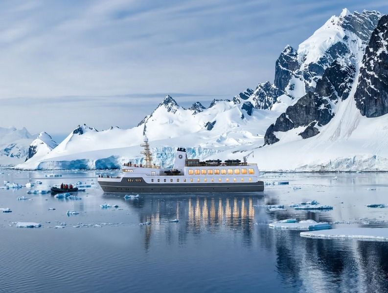 Imagen de portada - Antarpply Añade el Barco de Expedición Boutique Aureum para la Temporada 2027-28