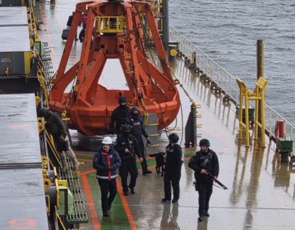 Imagen de portada - Anti-narcotics Inspection Conducted Aboard Japanese-Flagged Vessel in Port of Corral