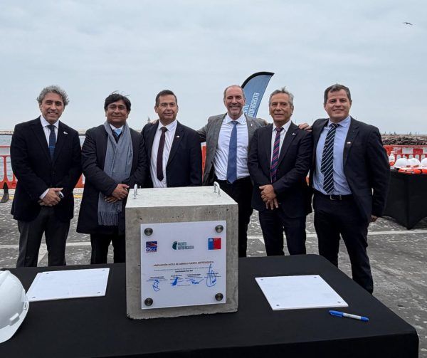 Imagen de portada - Antofagasta Port Breakwater Expansion Begins with "First Stone" Ceremony