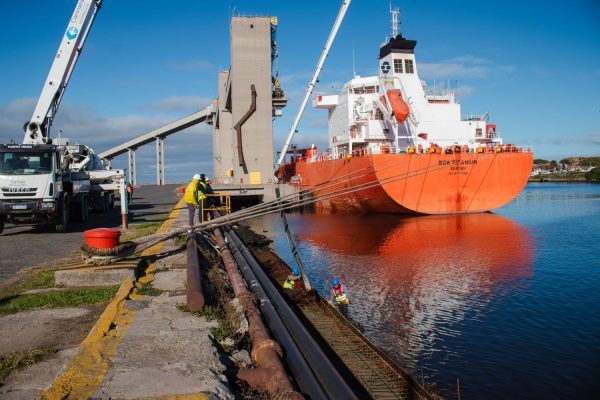 Imagen de portada - Argentina: Port Quequén Advances in Infrastructure Works to Reinforce Dock Operability