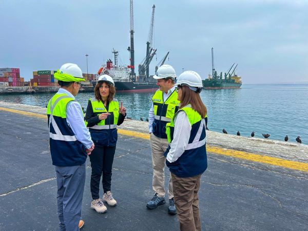 Imagen de portada - Arica Port Company Board Begins 2026-2029 Term with Operational Visit
