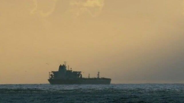 Imagen de portada - Ataques con drones a tres buques cisterna sancionados de la flota en la sombra en el Mar Negro
