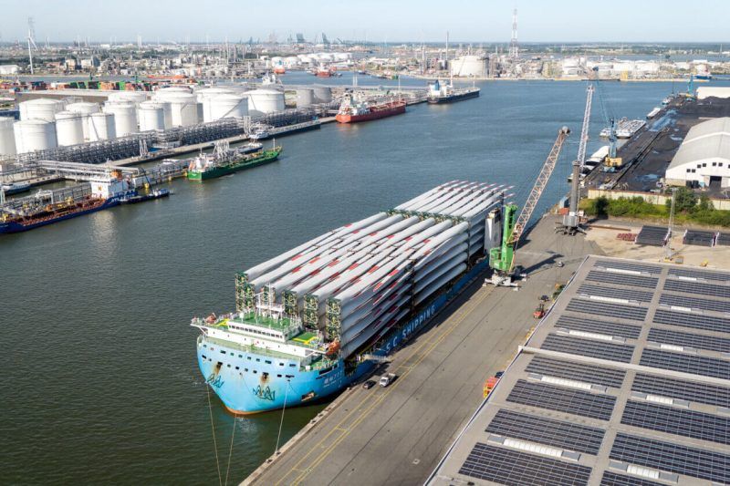 Imagen de portada - Bélgica: Deugro inaugura espacio de manejo y almacenamiento de generadores eólicos en Puerto de Amberes