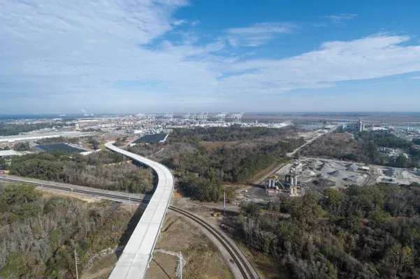 Imagen de portada - Brampton Road Connector: New Cargo Corridor at Port of Savannah for $126 Million