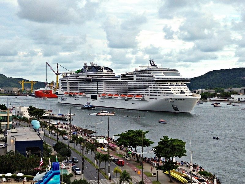 Imagen de portada - Brasil planea una temporada de cruceros ampliada con el posible lanzamiento anticipado de Corazul