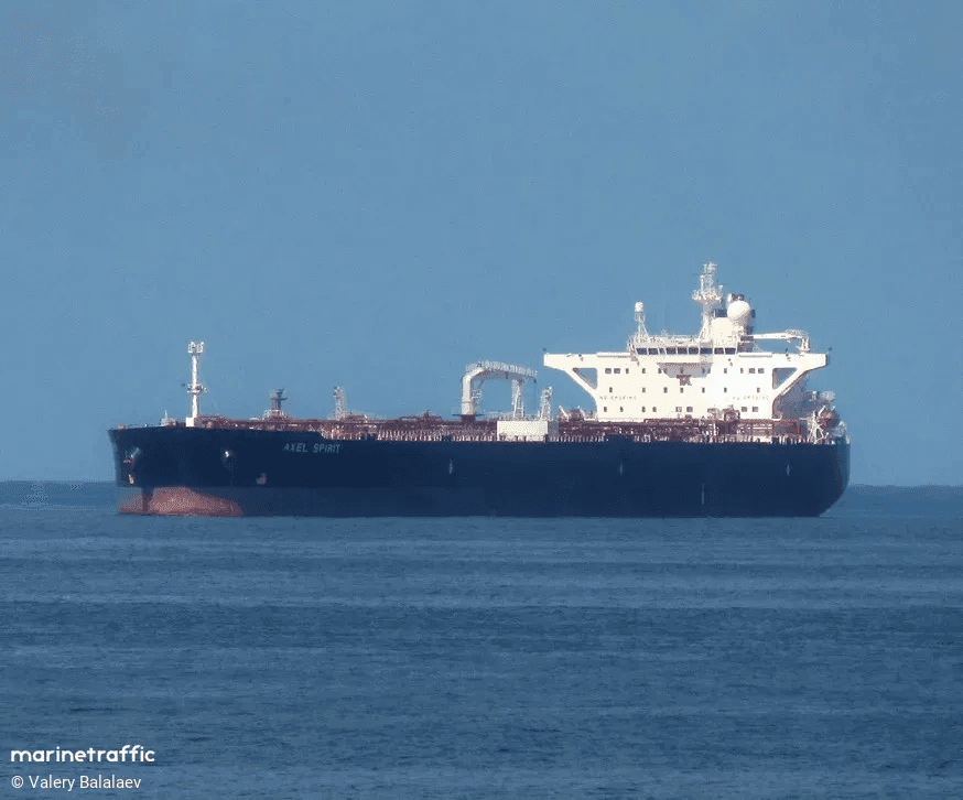 Imagen de portada - CENTCOM Ataca Cinco Buques Cisterna Vinculados a la IRGC en Represalia en el Golfo de Omán