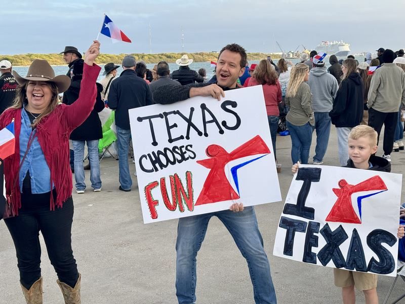 Imagen de portada - Carnival Defiende su Dominio en la Costa del Golfo mientras Royal Caribbean se Expande en Texas