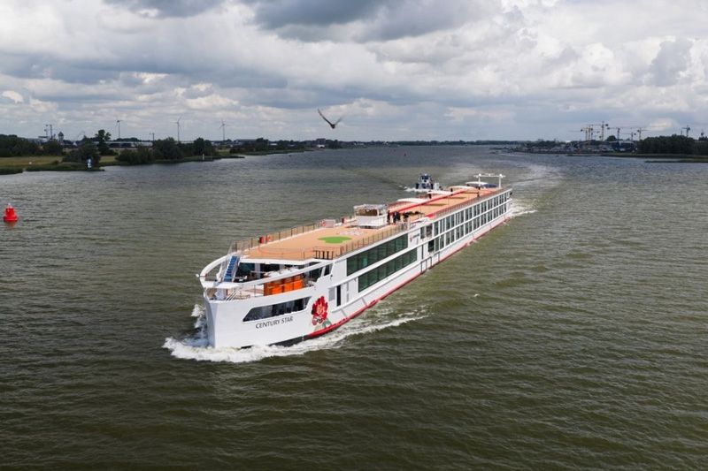 Imagen de portada - Century Star Entregado por Concordia Damen a Century Cruises