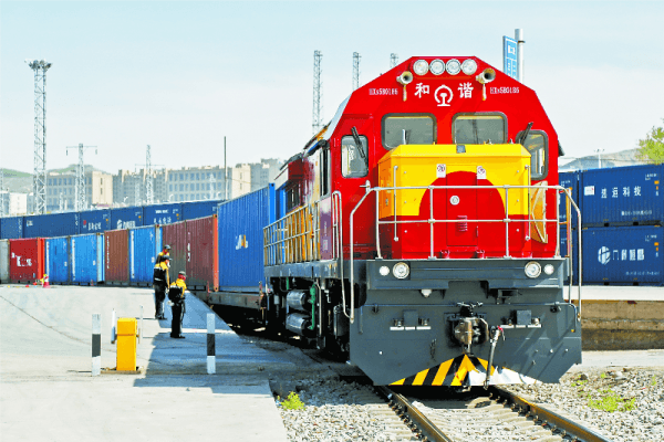 Imagen de portada - China Mobilizes 2.35 Billion Tons on Railways from January to July