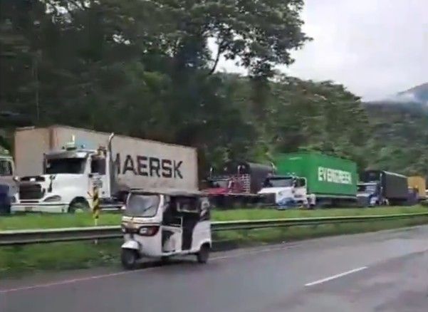 Imagen de portada - Colombian Government Urged to Intervene in Blockades Paralyzing Cargo Flow to Buenaventura Port