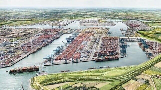 Imagen de portada - Contenedores caen de un buque portacontenedores sobre un buque de suministro de combustible en Amberes