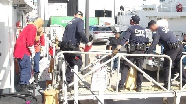 Imagen de portada - Contrabandista Armado de Cocaína Capturado en Barcaza Frente a San Juan