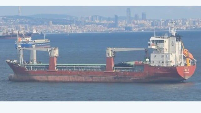 Imagen de portada - Cuatro marineros indios rescatados de un barco abandonado después de 10 meses