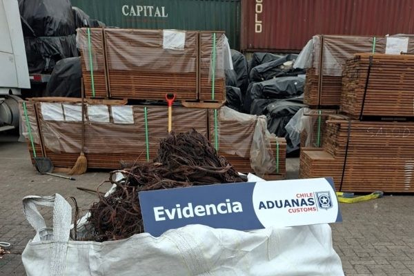 Imagen de portada - Customs Inspection at Port of Arica Prevents Illegal Export of 429 Kilos of Stolen Copper