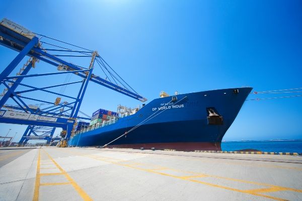 Imagen de portada - DP World Acquires Container Ship to Expand Coastal Operations in India