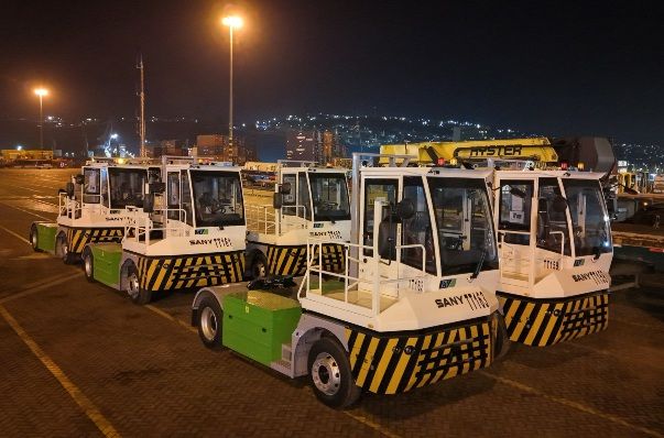Imagen de portada - DP World in San Antonio strengthens container operations with the addition of seven electric tractors