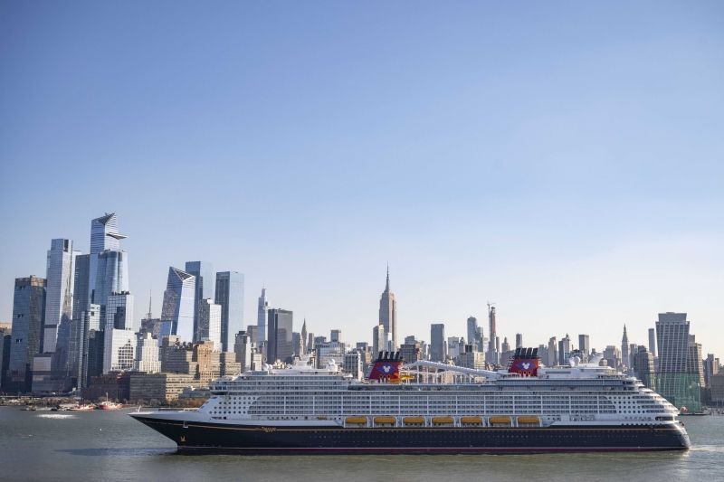 Imagen de portada - Disney Cruise Line amplía itinerarios 2027-28 con regreso a Nueva York y rutas por el Canal de Panamá