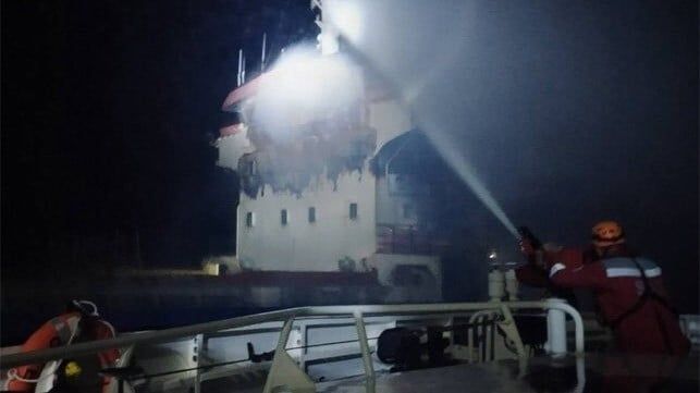 Imagen de portada - Dos tripulantes heridos mientras Rusia continúa los ataques a buques mercantes cerca de Odesa