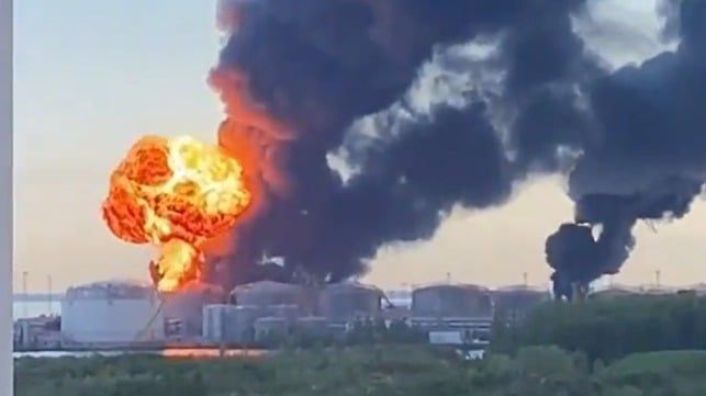 Imagen de portada - Drones Ucranianos Atacan Terminal Petrolera en el Puerto de San Petersburgo