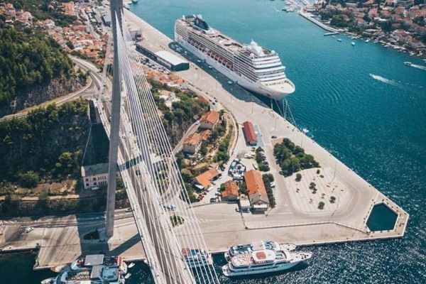 Imagen de portada - Dubrovnik Projects 461 Cruise Ship Calls and 661,094 Passengers in 2026