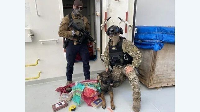 Imagen de portada - EE. UU. incauta cocaína y arresta a marinero en buque cisterna que transportaba drogas para mexicanos