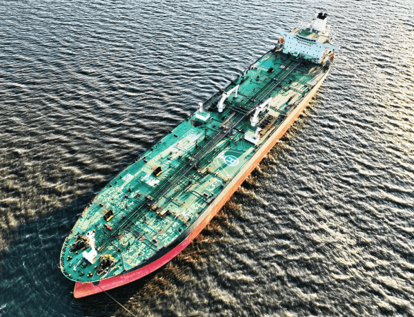 Imagen de portada - EU Expands Naval Operation Against Russian Tankers Using Fraudulent Cameroonian Flag