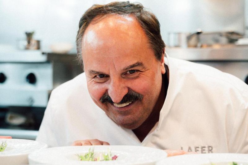 Imagen de portada - El Chef Johann Lafer estará presente en la flota de Nicko Cruises en 2027