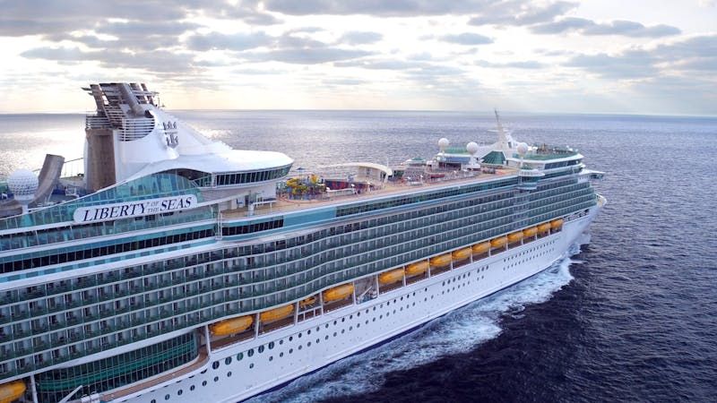 Imagen de portada - El Liberty of the Seas de Royal Caribbean reanuda su servicio tras dique seco en Francia