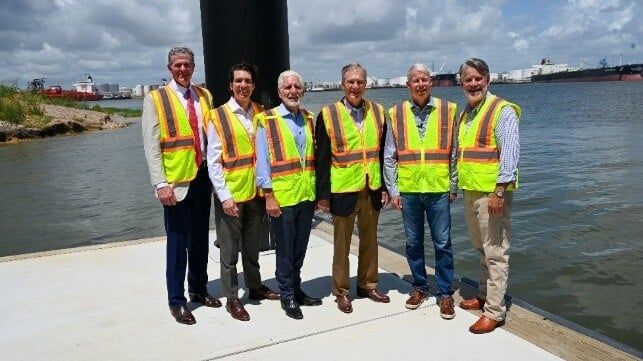Imagen de portada - El Puerto de Houston recibe al Secretario de Energía de EE. UU. en el Canal de Navegación de Houston