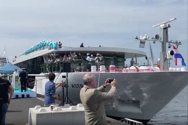 Imagen de portada - Emerald Cruises & Tours Christens New Cruise Ship in Port of Amsterdam